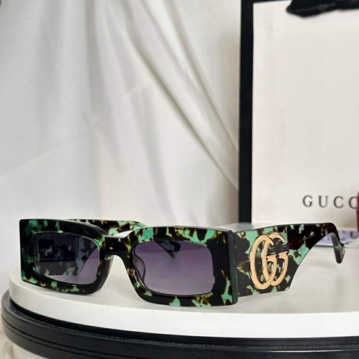 Picture of Gucci Sunglasses _SKUfw79398875fw